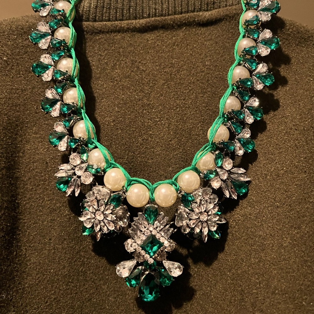 Emerald Green Statement Necklace Like New - image 1